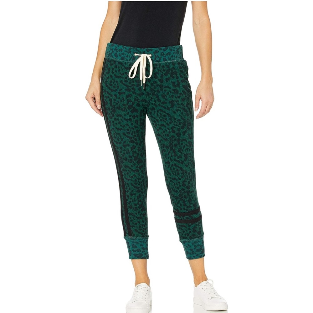 Women’s n:Philanthropy Sweatsuit - Picture 13 of 16